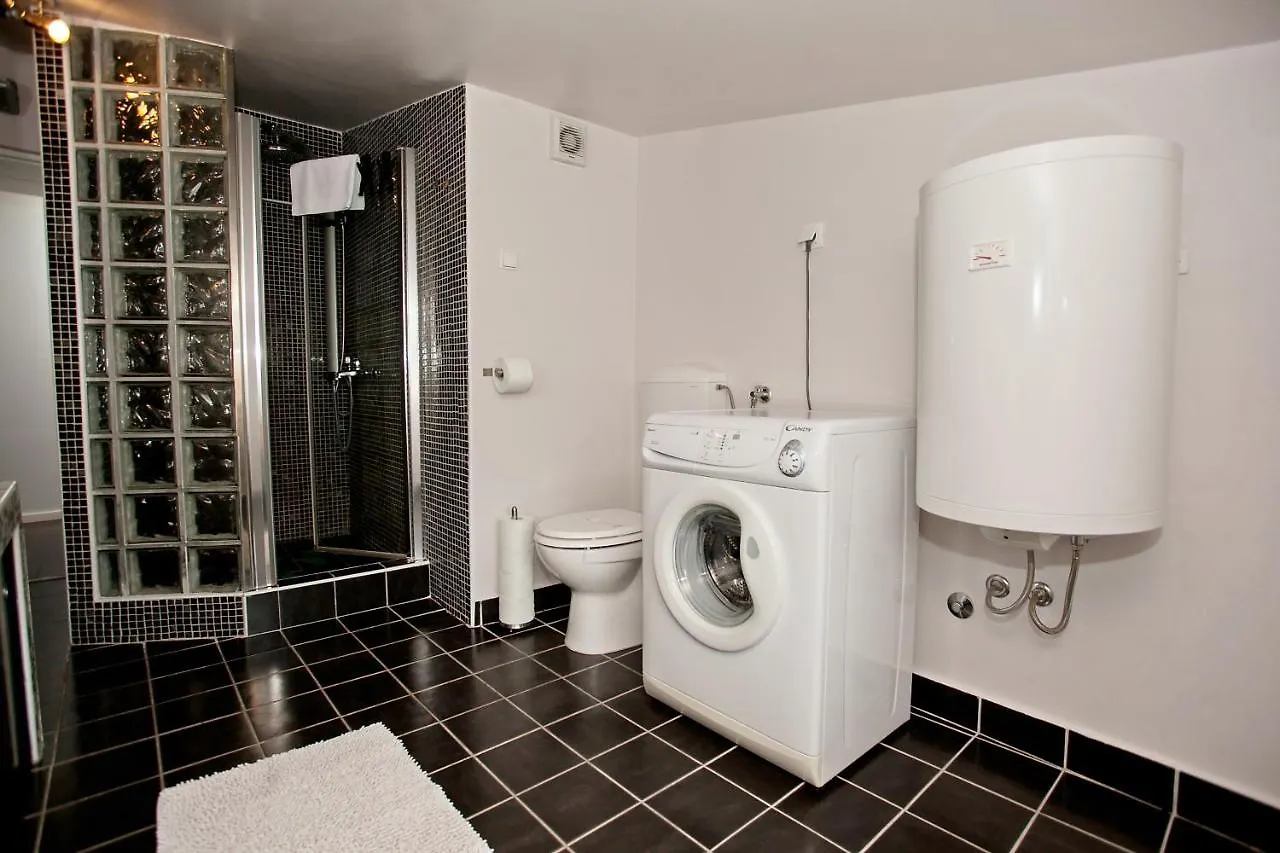 Rory Apartments Zara