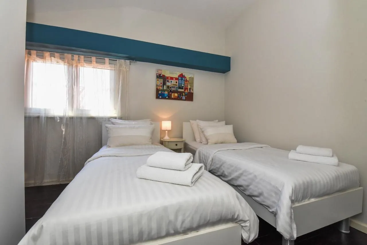 Rory Apartments Zara